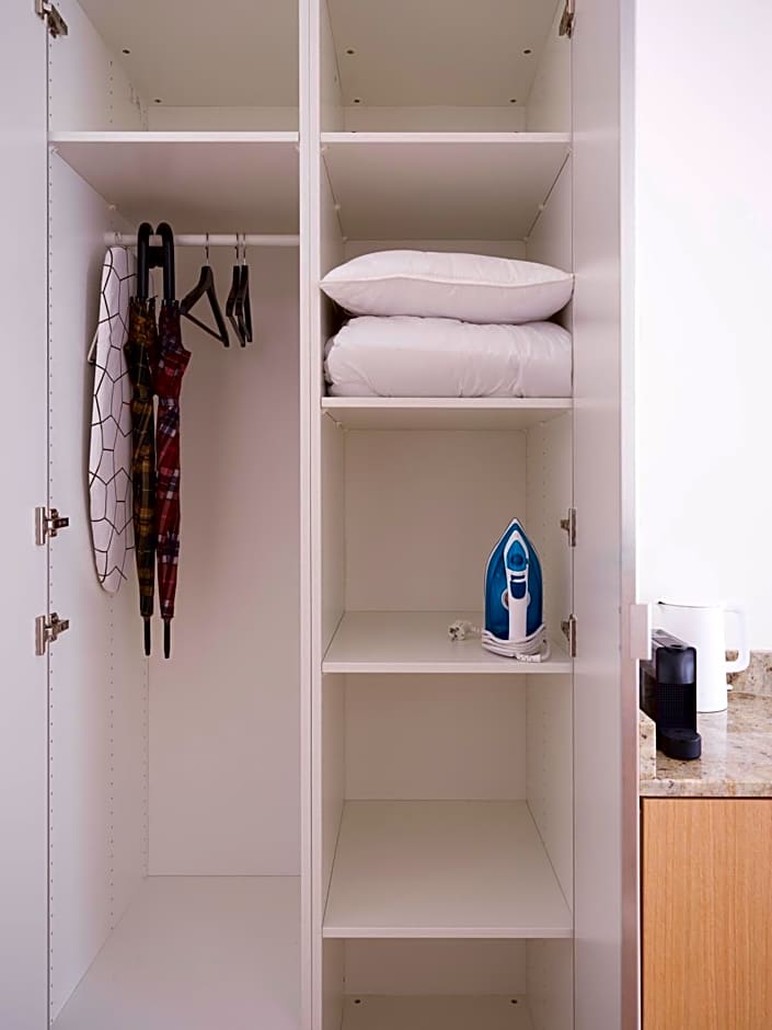 MIRO Rooms Skolas - quiet chic, free parking, self check-in