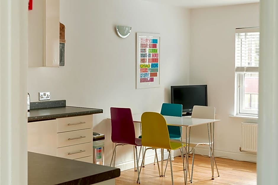 Bath Breaks Apartments