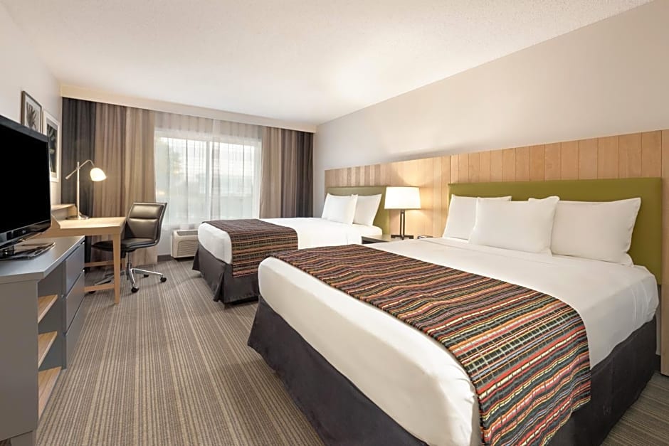 Country Inn & Suites by Radisson, Chippewa Falls, WI