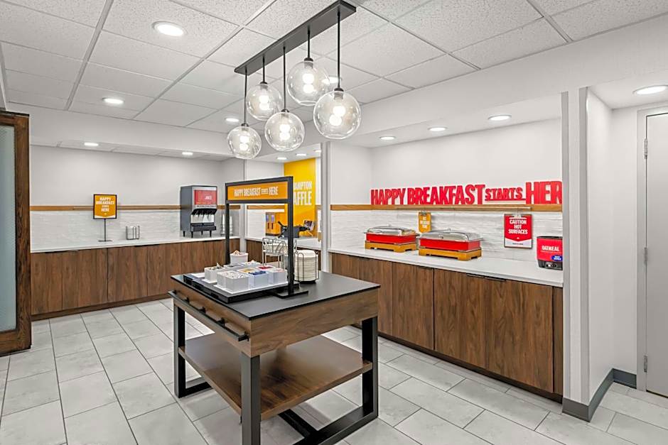 Hampton Inn By Hilton & Suites Charlotte-Airport