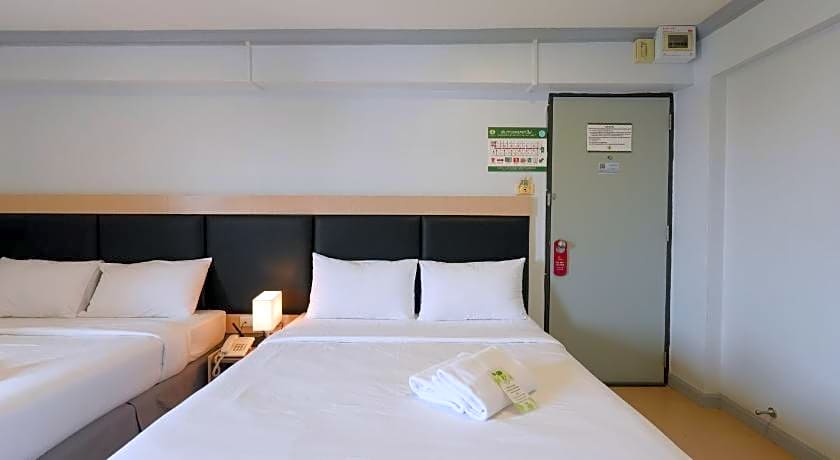 Regent Ngamwongwan Hotel