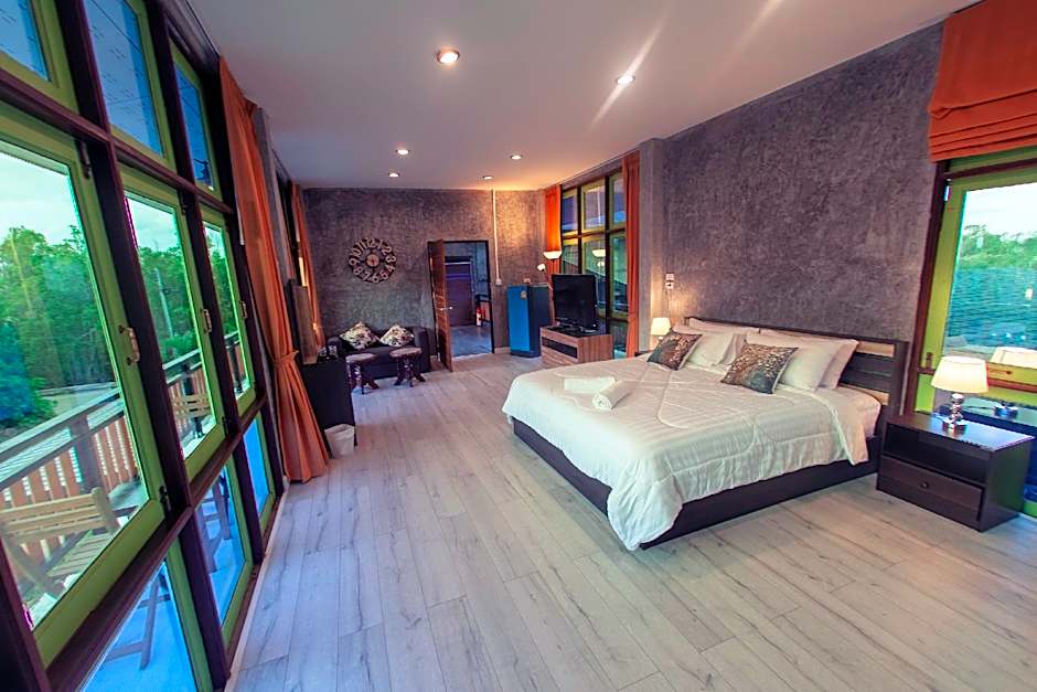 Tonmai Suites