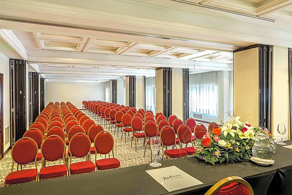 Radisson Montevideo Victoria Plaza Hotel