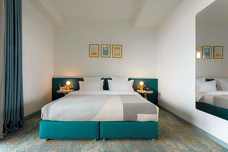 Castor & Pollux Hotel