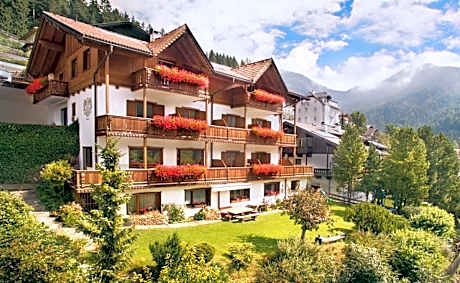 Garni Alba Bed & Breakfast
