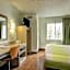 Super 8 by Wyndham Aurora East