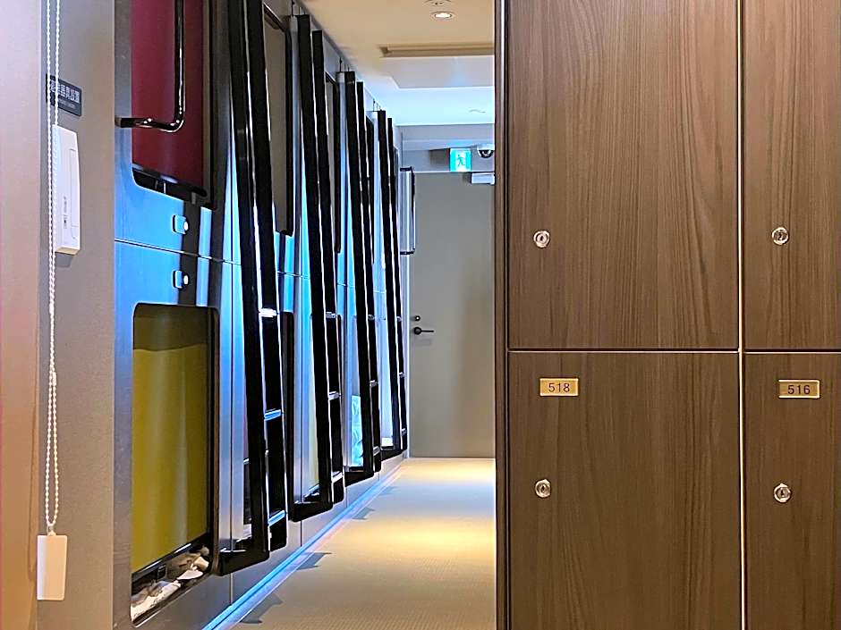 Capsule Hotel Suzumoriya
