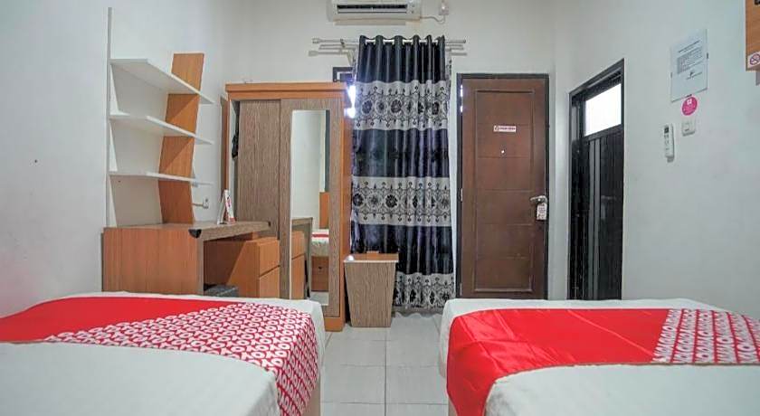 OYO 1266 Green Palm Kostel Syariah