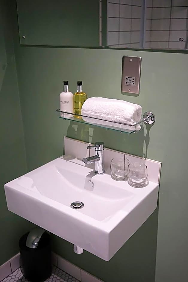 The Alma Taverns Boutique Suites - Room 4 - Hopewell