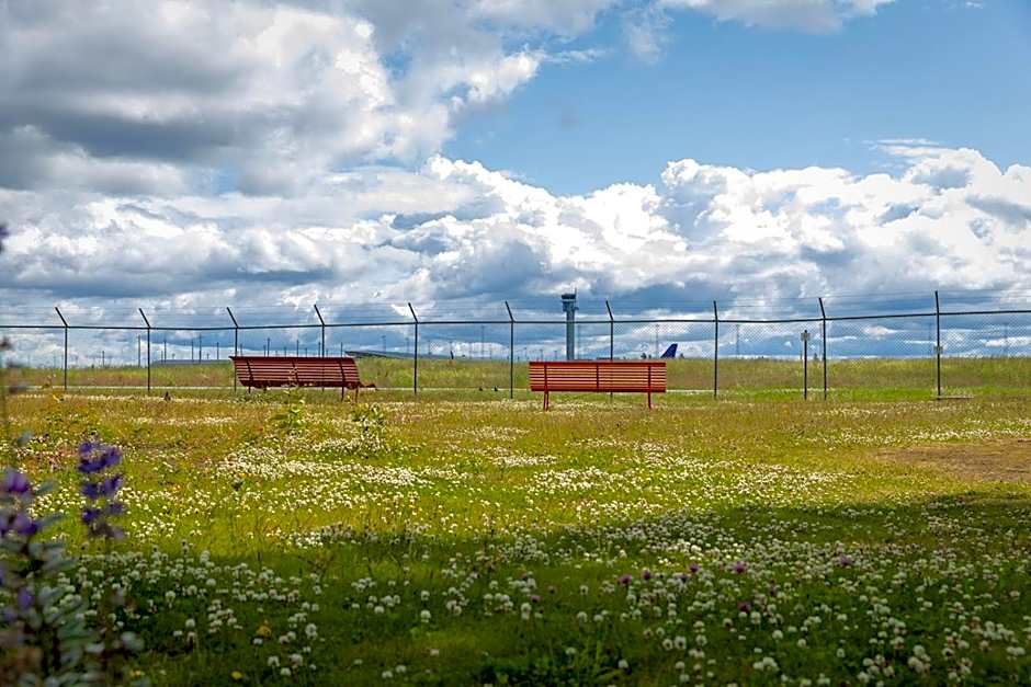 Comfort Hotel Runway