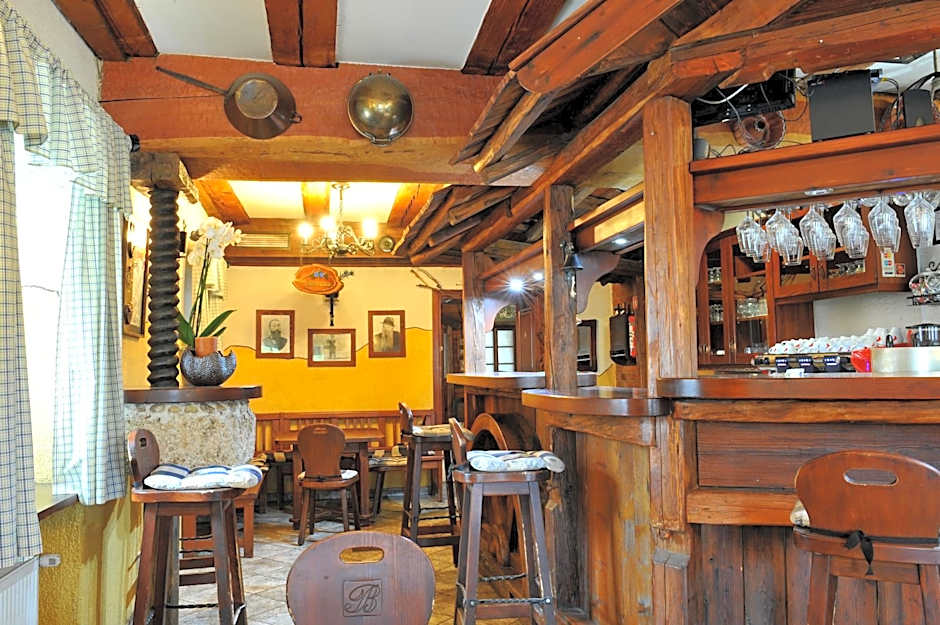 Gostilna in Prenočišča Brančurnik