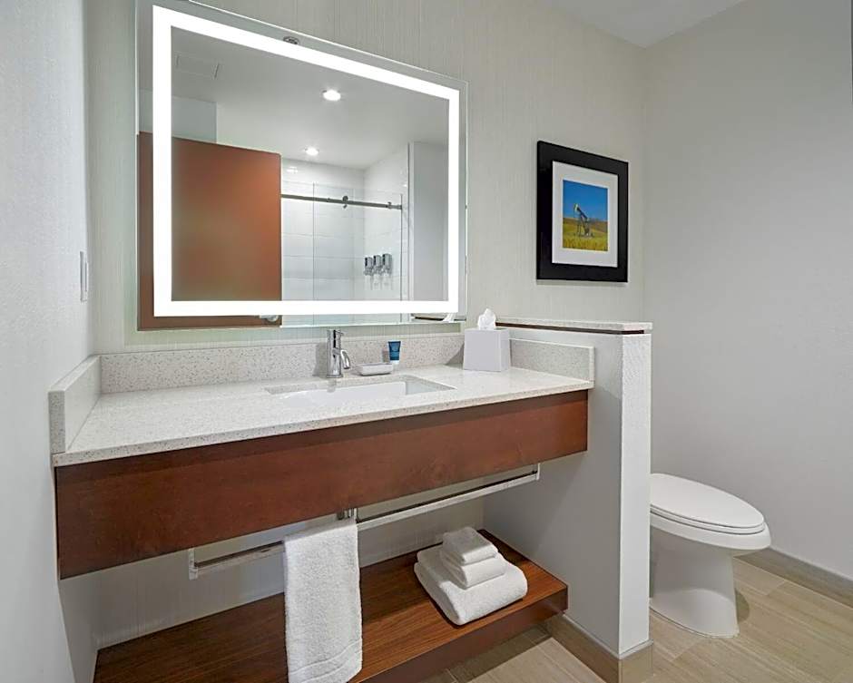 Four Points by Sheraton Sherwood Park