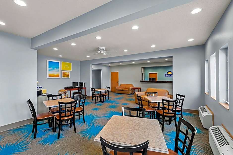 Days Inn by Wyndham Carroll