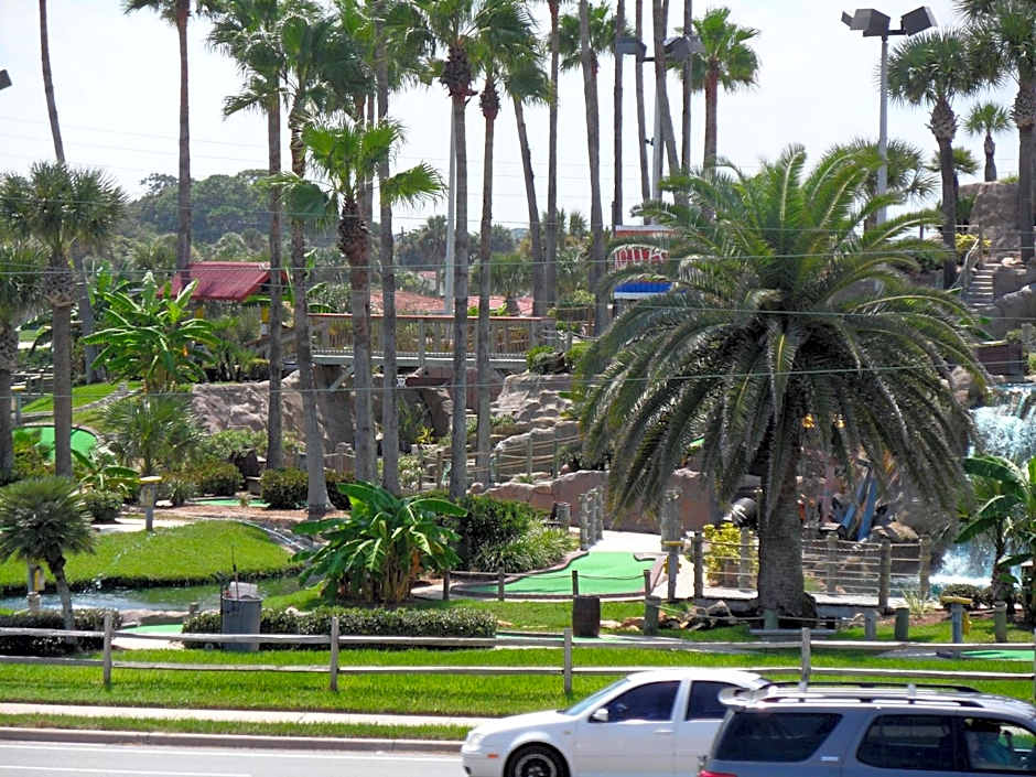 Driftwood Beach Motel