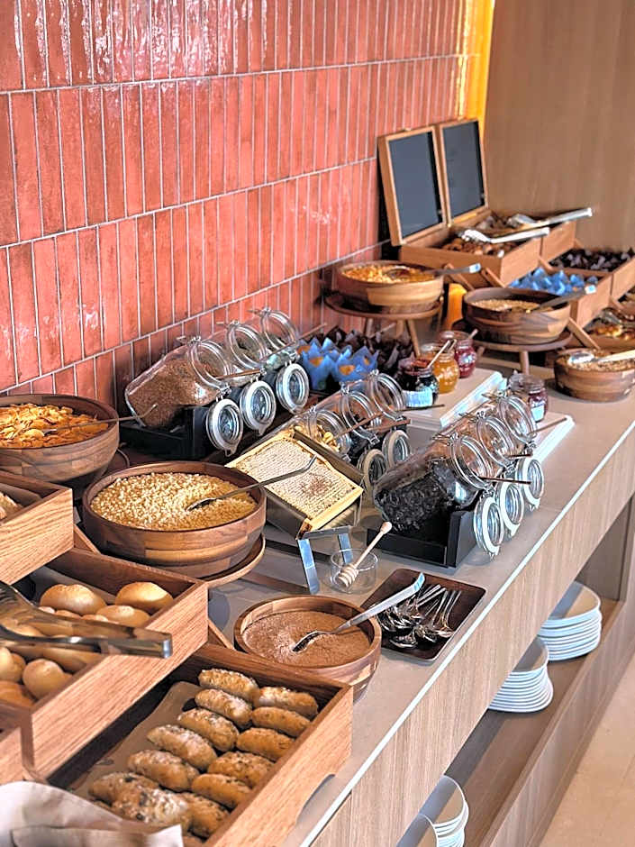 Molum Hotel & Residences