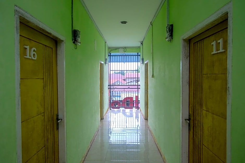 RedDoorz near Politeknik Manado