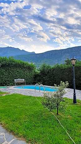 King Studio with Sofa Bed