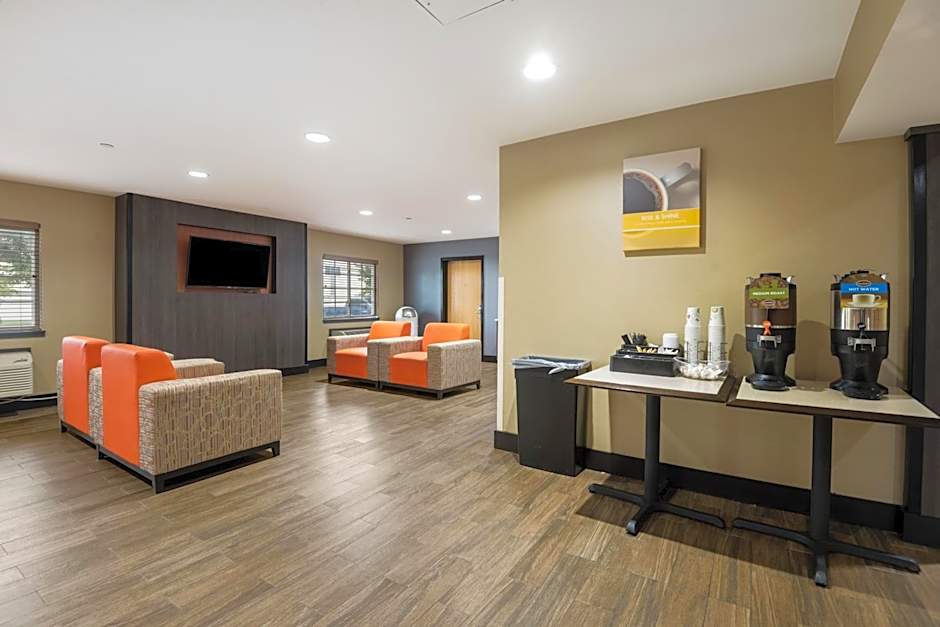 Studio 6 Lenexa - Overland Park