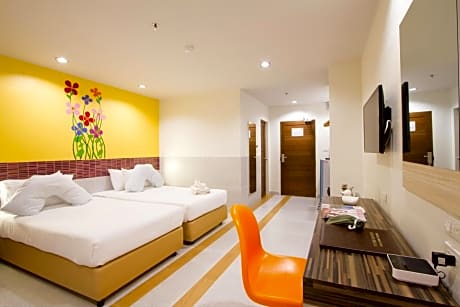 Deluxe Twin Room with Pool View