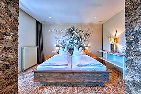 Junior Suite with Mountain View