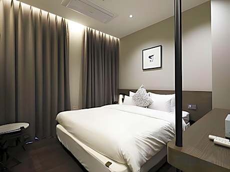Standard King - Tax refund available at hotel