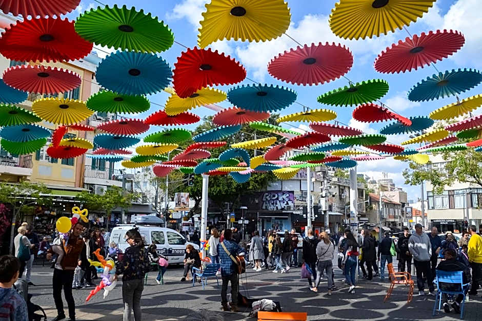 Monochrome - by Loginn Tel-Avivian hotels