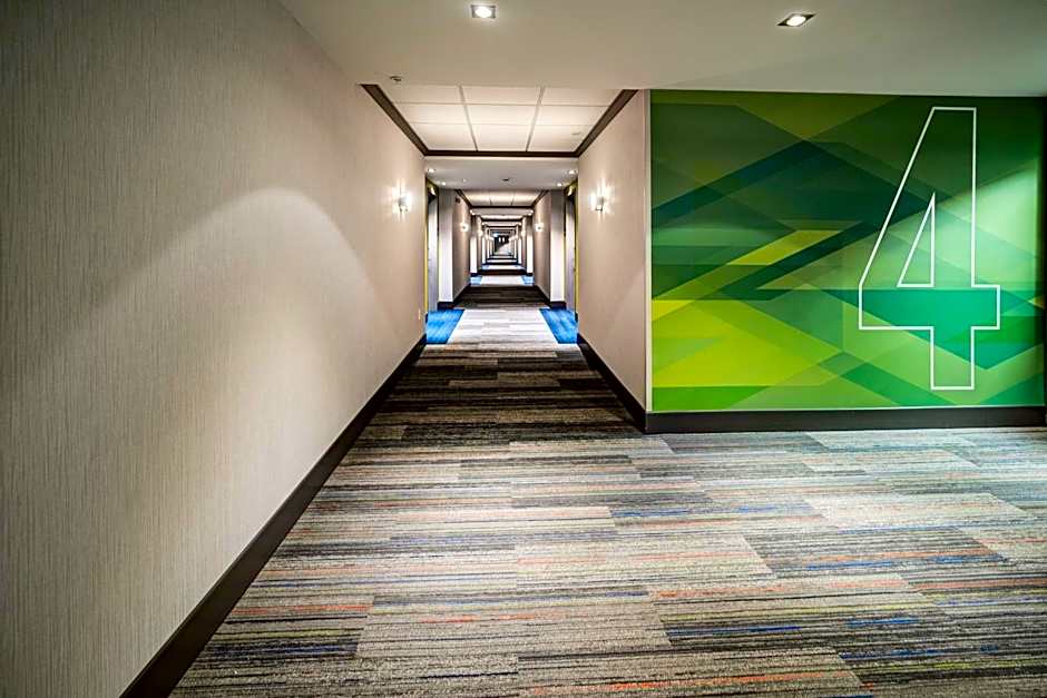 Holiday Inn Express & Suites West Edmonton-Mall Area By IHG