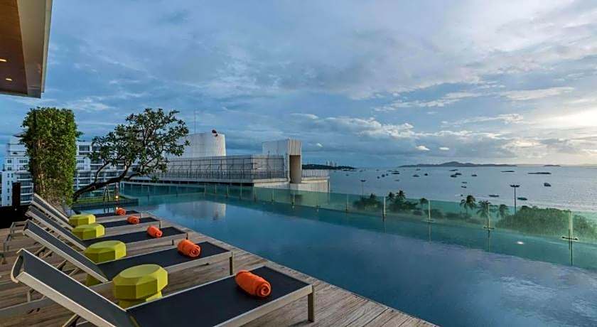 Seven Zea Chic Hotel