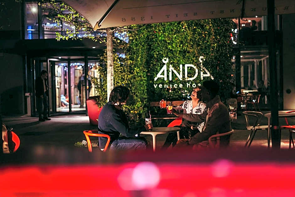 Anda Venice