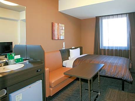 Single Room - Non-Smoking - with shared bathroom