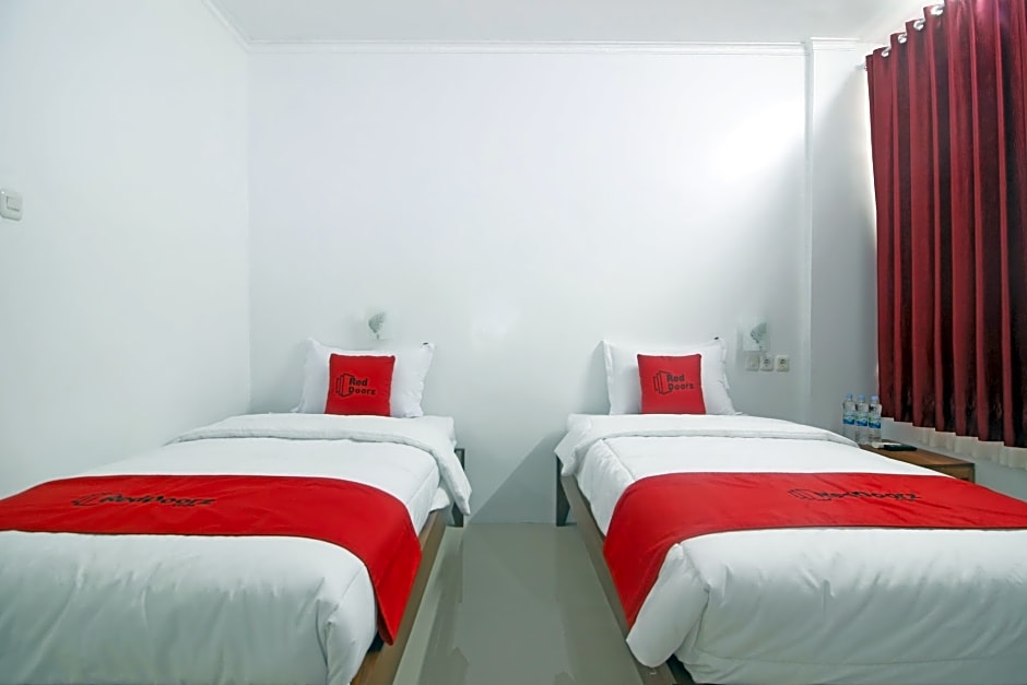RedDoorz @ Jalan Ringroad Selatan