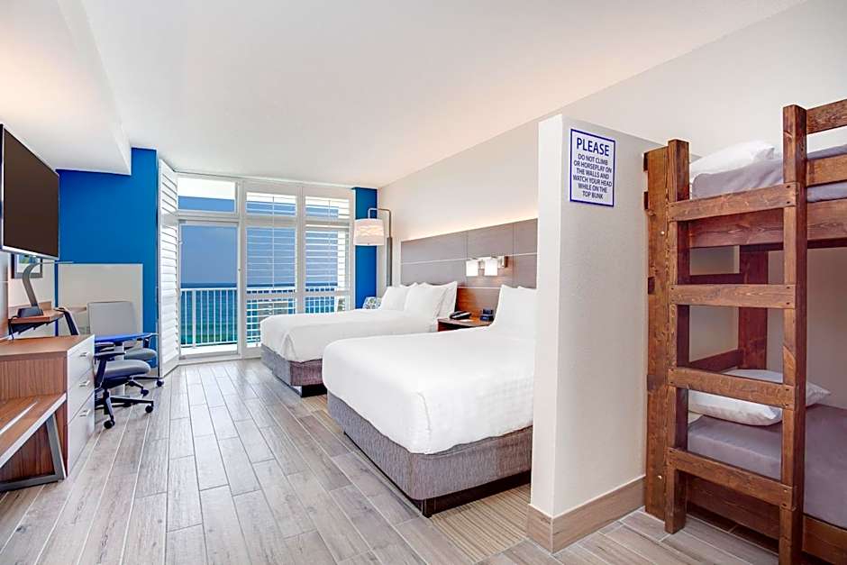 Holiday Inn Express & Suites Panama City Beach - Beachfront By IHG