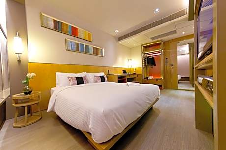 88 Superior Queen Room