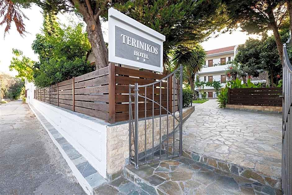 Terinikos Sunny Garden Hotel & Junior Suites