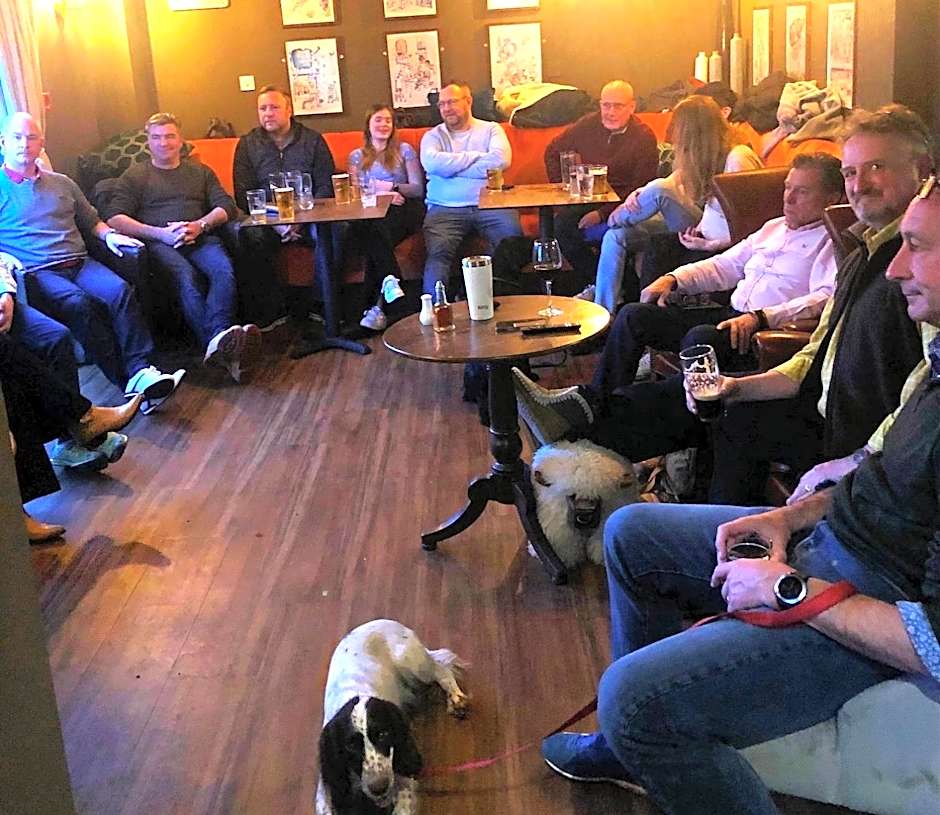 Pettifers Freehouse Hotel