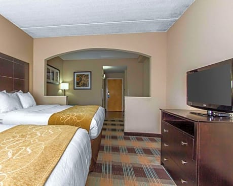 2 Queen Beds, Suite, Nonsmoking