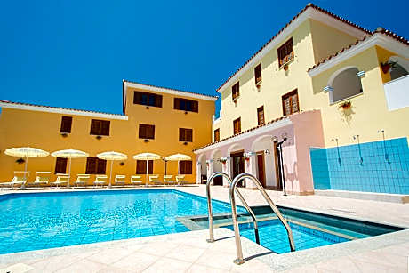 ISA - Residence with swimming pool in Sos Alinos, apartments with air conditioning and private outdoor area