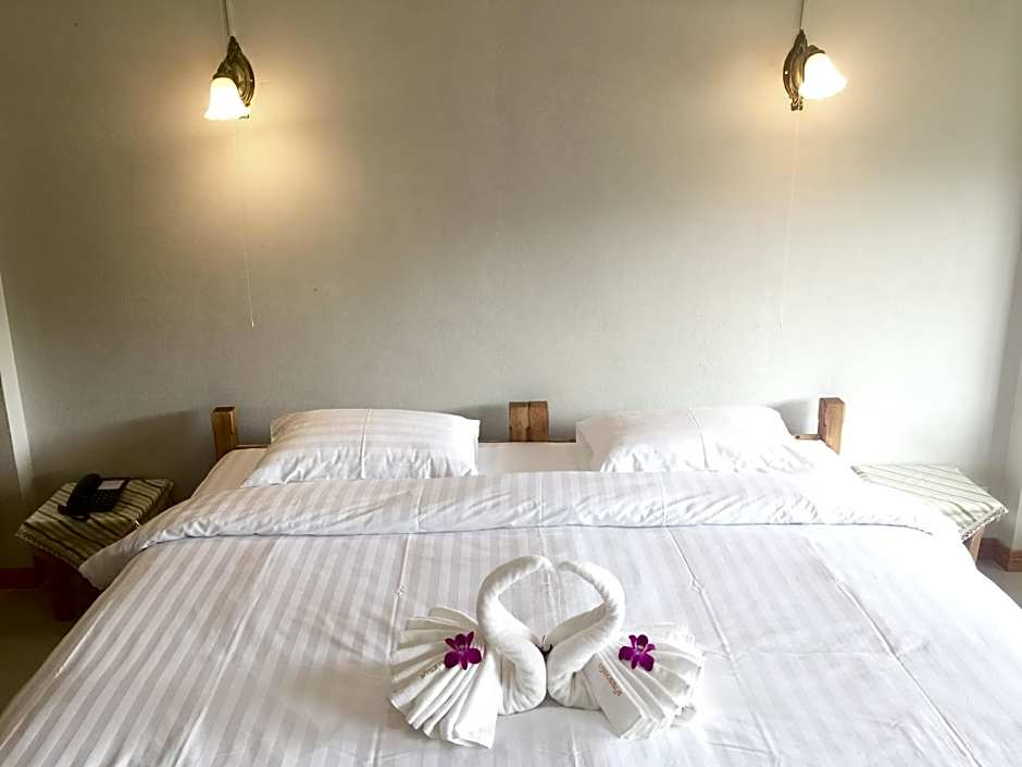 Baan Bangrak Residence