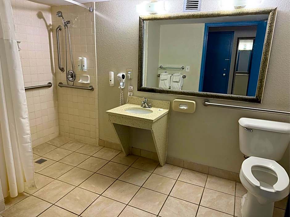 Quality Inn & Suites Banquet Center