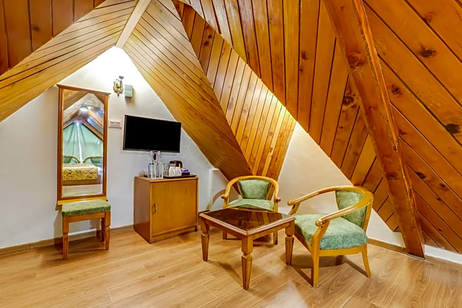 Summit Le Royale Hotel