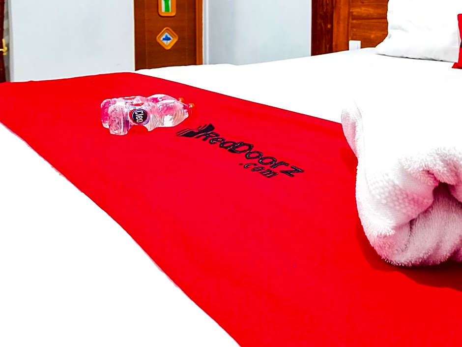RedDoorz Plus Syariah at Umyas Hotel near Terminal Anjuk Ladang Nganjuk