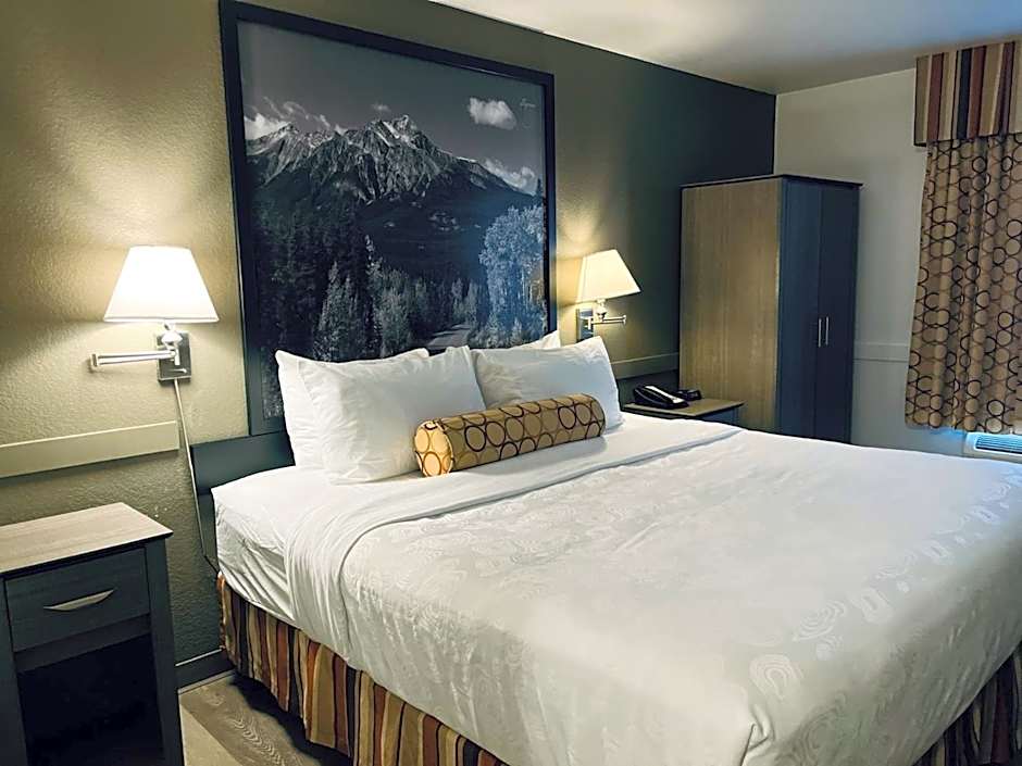 Super 8 by Wyndham Dawson Creek