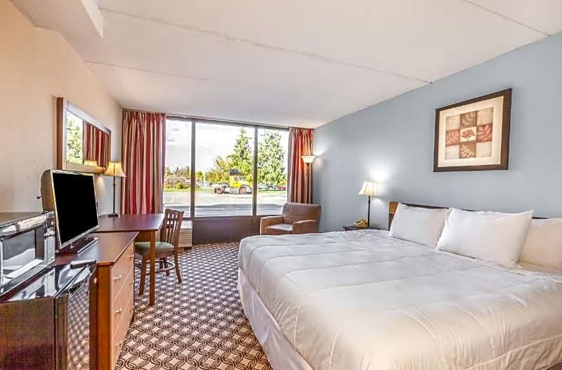 Days Inn by Wyndham Syracuse