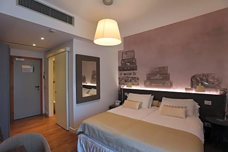 Double or Twin Room with Mountain View
