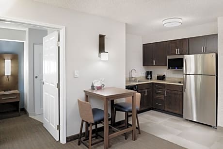 One Bedroom Suite, 1 King Bed & Sofa Bed,  Full Kitchen, Shower