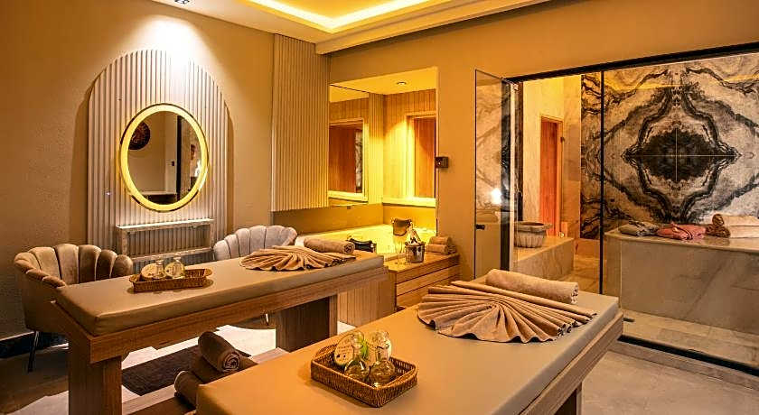 Ramada Hotel & Suites by Wyndham Kusadasi