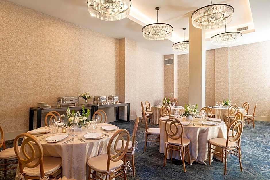 Hotel Petersburg, Tapestry Collection By Hilton