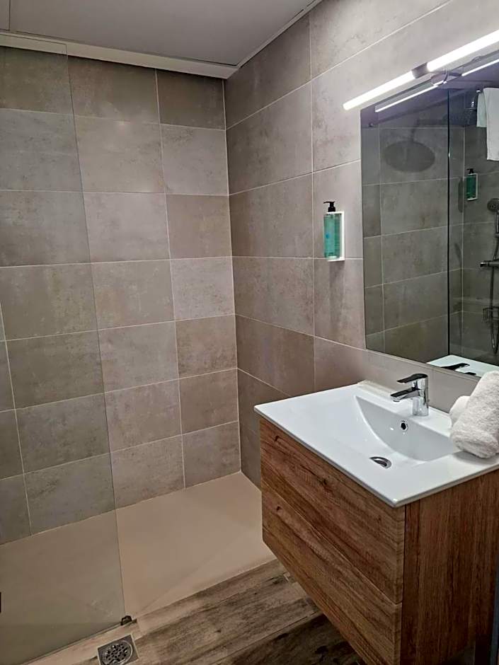 Aparthotel Puerto Cala Vadella