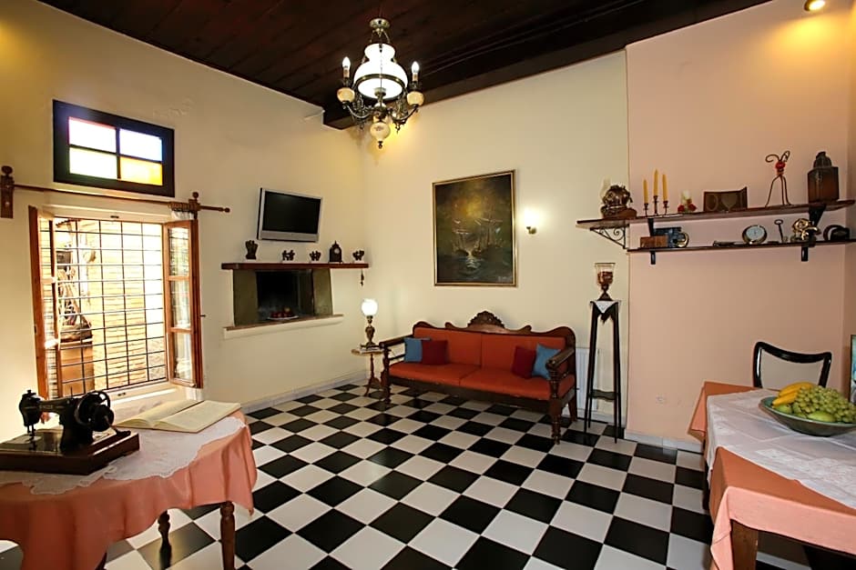 Ganimede Hotel, Galaxidi