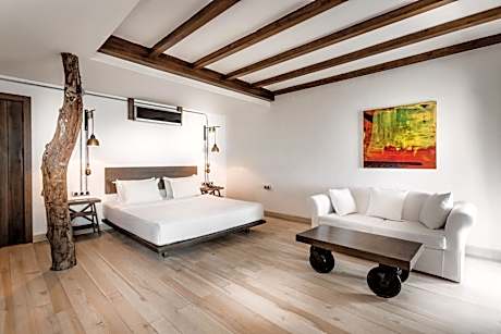 Seaside Suite with Garden